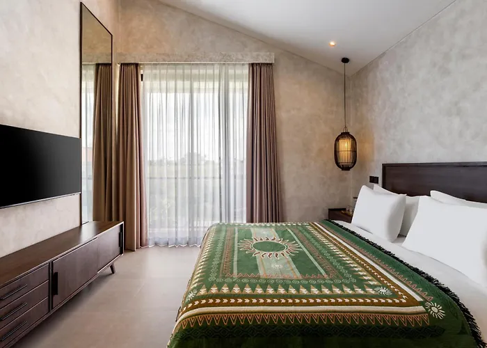 Fresko 4 By Alfred In Bali